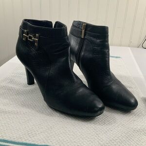 Bandolino bolappo women black leather heeled ankle boots booties size 10.M